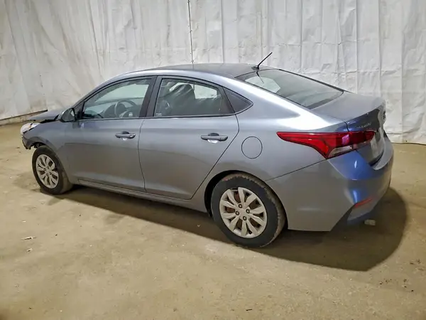 3KPC24A32JE013428 2018 HYUNDAI ACCENT - Image 2