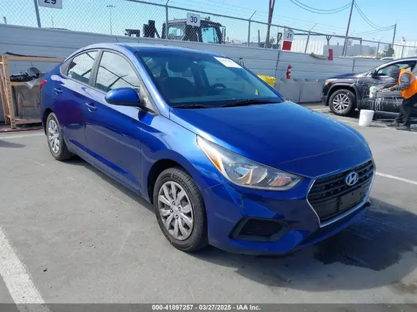 3KPC24A32JE015003 2018 HYUNDAI ACCENT - Image 1