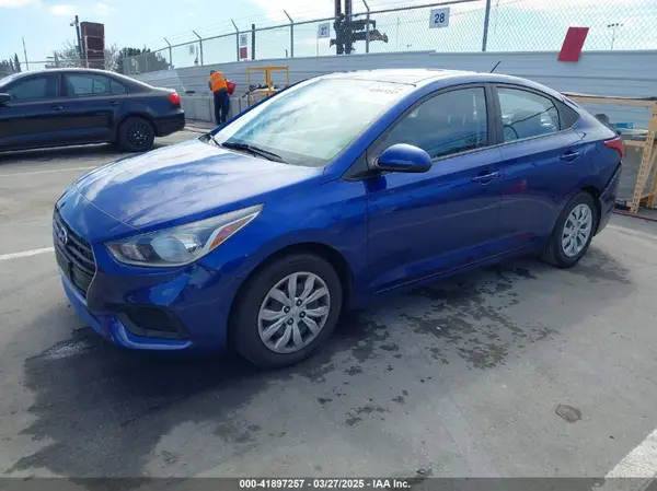 3KPC24A32JE015003 2018 HYUNDAI ACCENT - Image 2