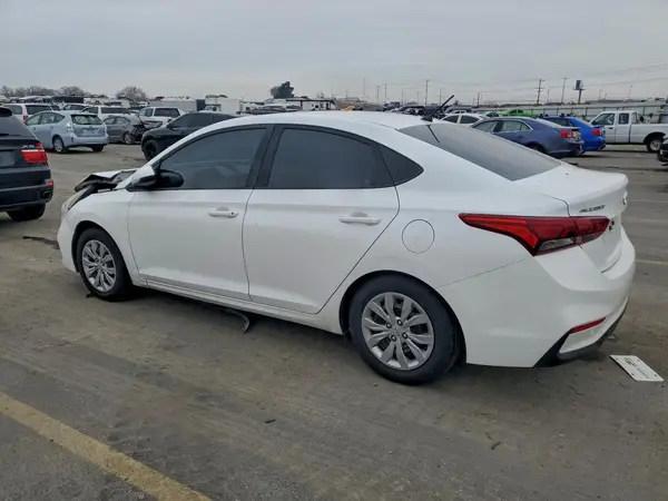 3KPC24A32JE016166 2018 HYUNDAI ACCENT - Image 2