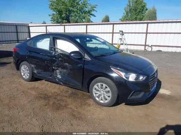 3KPC24A32JE019908 2018 HYUNDAI ACCENT - Image 1