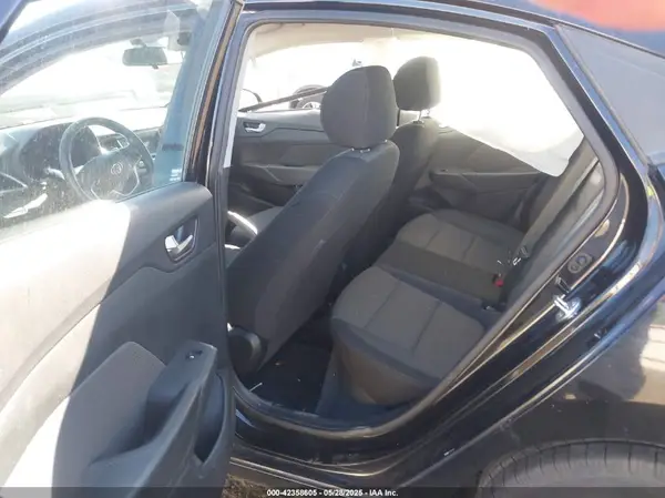 3KPC24A32JE019908 2018 HYUNDAI ACCENT - Image 8