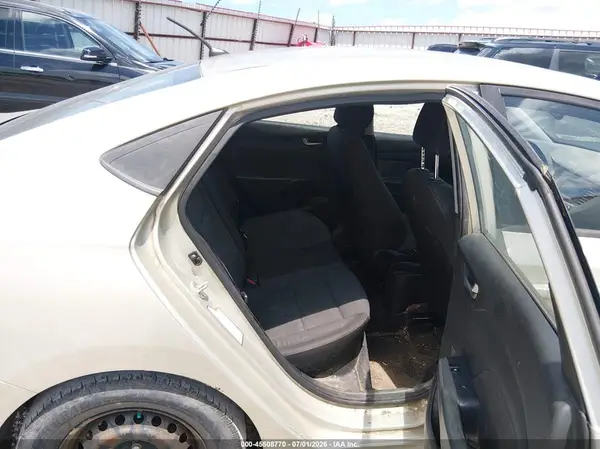 3KPC24A32JE021075 2018 HYUNDAI ACCENT - Image 8