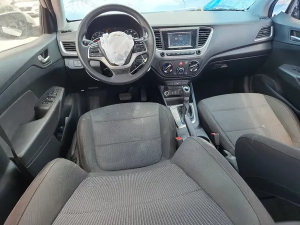 3KPC24A32JE022033 2018 HYUNDAI ACCENT - Image 8