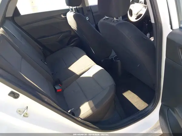 3KPC24A32JE024476 2018 HYUNDAI ACCENT - Image 8