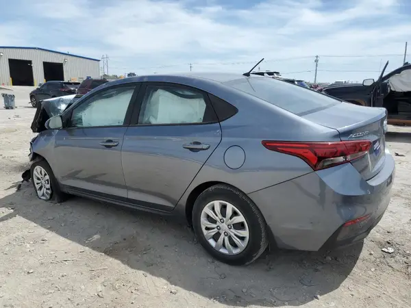 3KPC24A32JE024574 2018 HYUNDAI ACCENT - Image 2