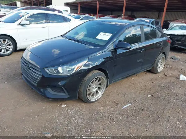 3KPC24A32JE029614 2018 HYUNDAI ACCENT - Image 2