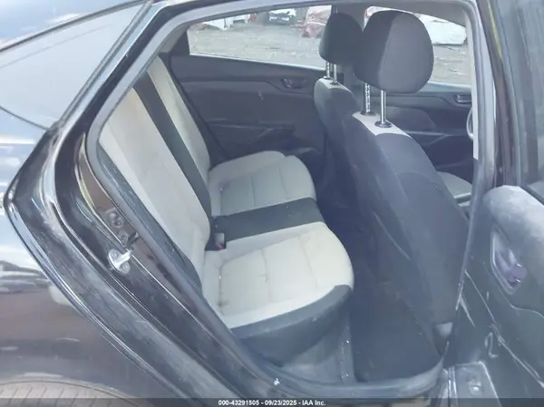 3KPC24A32JE029614 2018 HYUNDAI ACCENT - Image 8