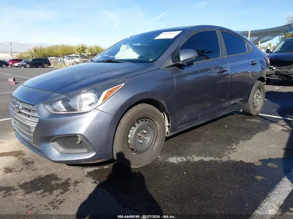 3KPC24A32JE031962 2018 HYUNDAI ACCENT - Image 2