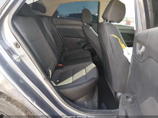 3KPC24A32JE031962 2018 HYUNDAI ACCENT - Image 8