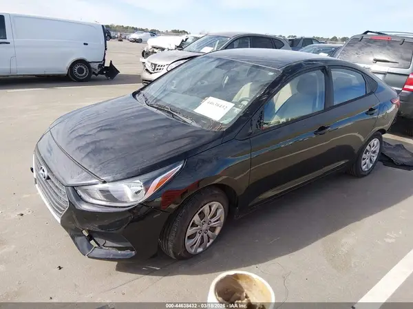 3KPC24A32JE032528 2018 HYUNDAI ACCENT - Image 2
