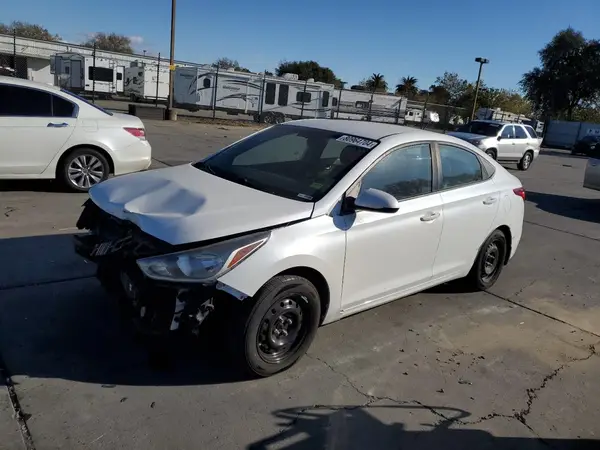 3KPC24A32JE032805 2018 HYUNDAI ACCENT - Image 1