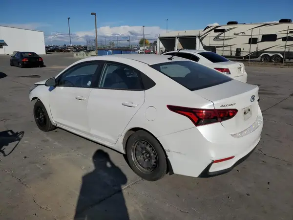 3KPC24A32JE032805 2018 HYUNDAI ACCENT - Image 2