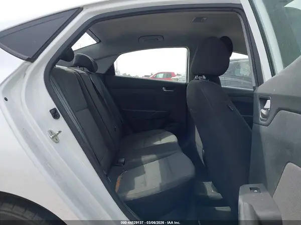 3KPC24A32JE033629 2018 HYUNDAI ACCENT - Image 8