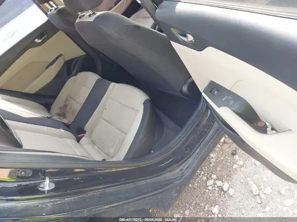 3KPC24A32KE058113 2019 HYUNDAI ACCENT - Image 8