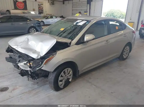 3KPC24A32KE065594 2019 HYUNDAI ACCENT - Image 2