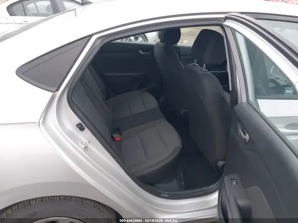 3KPC24A32KE065790 2019 HYUNDAI ACCENT - Image 8