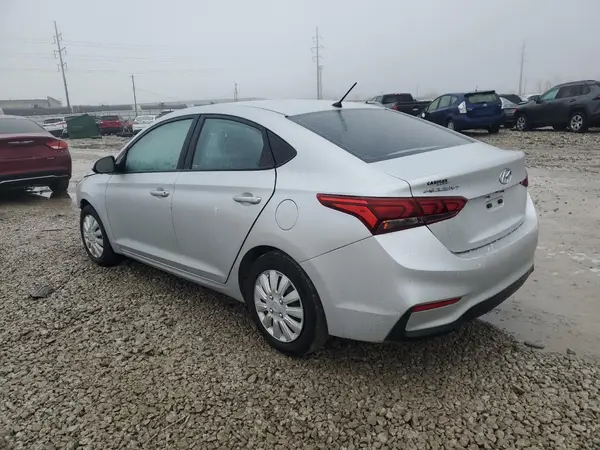 3KPC24A32KE068818 2019 HYUNDAI ACCENT - Image 2