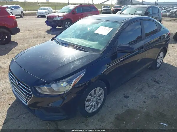 3KPC24A32KE076241 2019 HYUNDAI ACCENT - Image 2