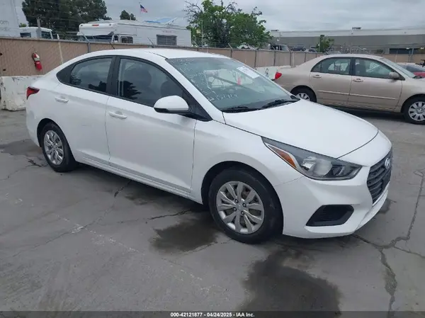 3KPC24A33JE006679 2018 HYUNDAI ACCENT - Image 1