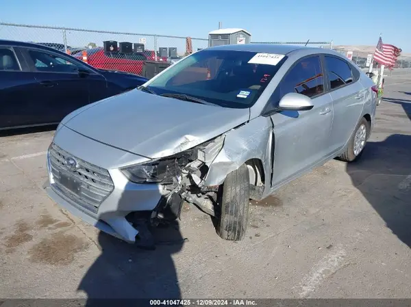 3KPC24A33JE007279 2018 HYUNDAI ACCENT - Image 2
