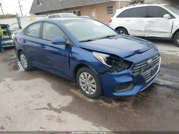 3KPC24A33JE008349 2018 HYUNDAI ACCENT - Image 1