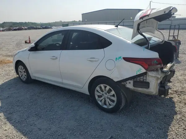 3KPC24A33JE008612 2018 HYUNDAI ACCENT - Image 2