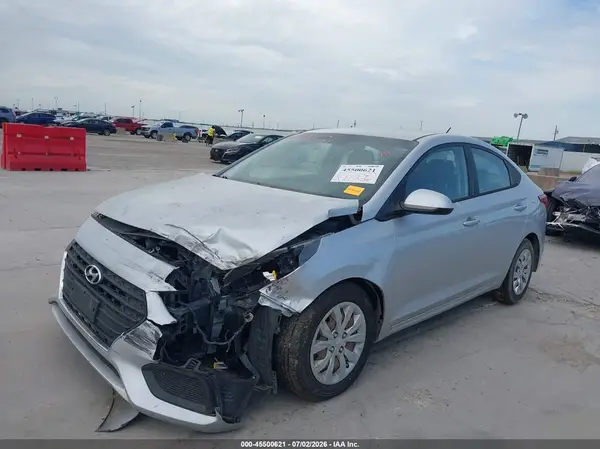 3KPC24A33JE012238 2018 HYUNDAI ACCENT - Image 2