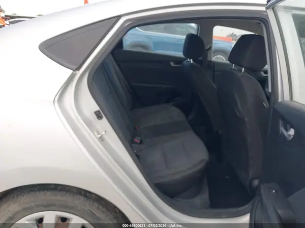 3KPC24A33JE012238 2018 HYUNDAI ACCENT - Image 8
