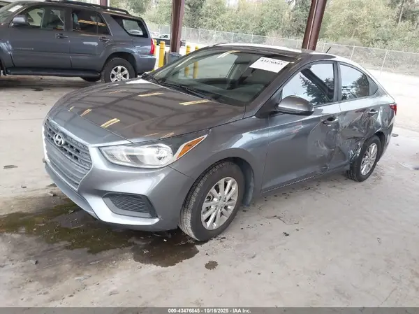3KPC24A33JE015608 2018 HYUNDAI ACCENT - Image 2