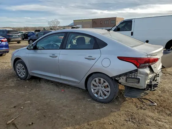 3KPC24A33JE018038 2018 HYUNDAI ACCENT - Image 2