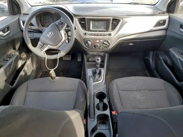 3KPC24A33JE018038 2018 HYUNDAI ACCENT - Image 8
