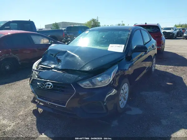 3KPC24A33JE020128 2018 HYUNDAI ACCENT - Image 2