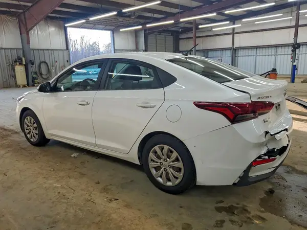 3KPC24A33JE021148 2018 HYUNDAI ACCENT - Image 2