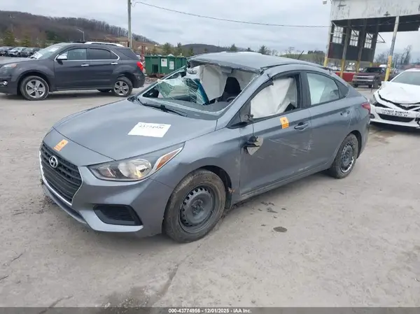 3KPC24A33JE021635 2018 HYUNDAI ACCENT - Image 2