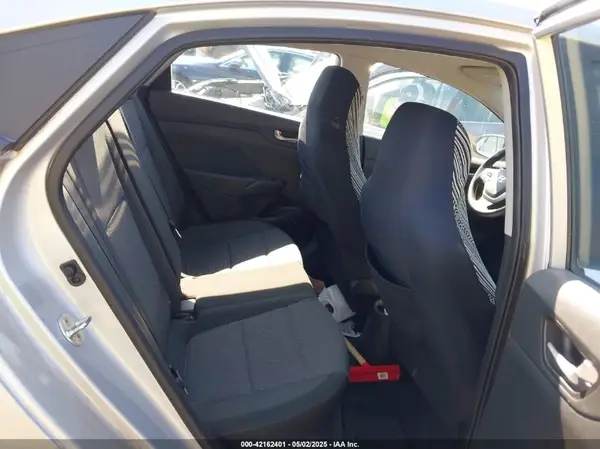3KPC24A33JE022252 2018 HYUNDAI ACCENT - Image 8
