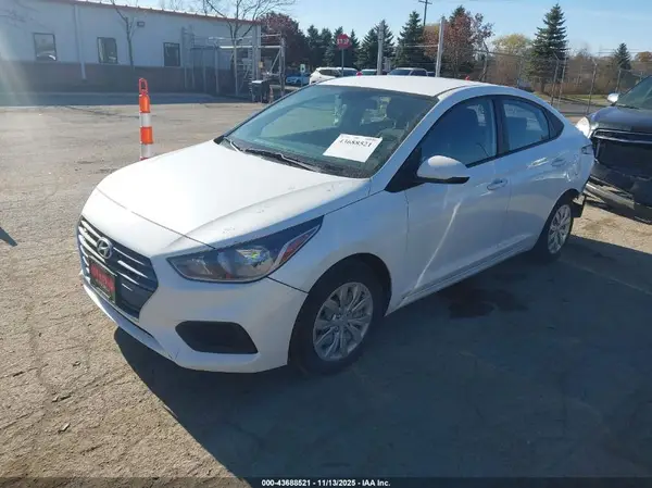 3KPC24A33JE024681 2018 HYUNDAI ACCENT - Image 2