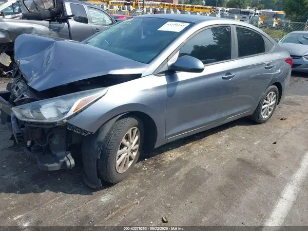 3KPC24A33JE024857 2018 HYUNDAI ACCENT - Image 2
