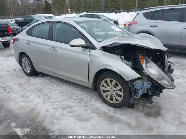 3KPC24A33JE025457 2018 HYUNDAI ACCENT - Image 1