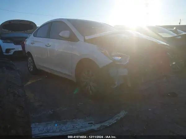 3KPC24A33JE025524 2018 HYUNDAI ACCENT - Image 1