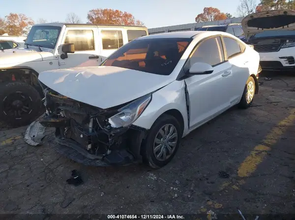 3KPC24A33JE025524 2018 HYUNDAI ACCENT - Image 2