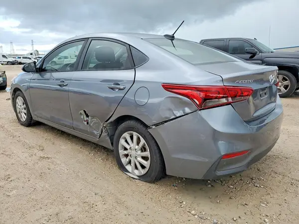 3KPC24A33JE026396 2018 HYUNDAI ACCENT - Image 2