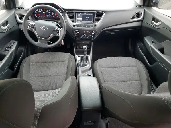 3KPC24A33JE026396 2018 HYUNDAI ACCENT - Image 8