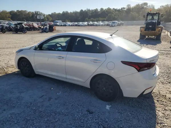 3KPC24A33JE031193 2018 HYUNDAI ACCENT - Image 2