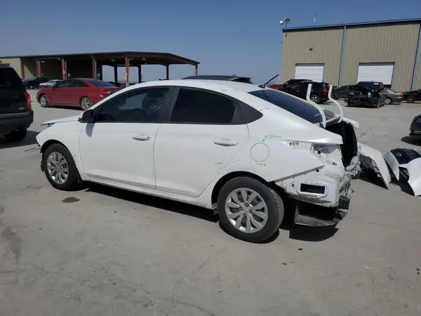 3KPC24A33JE032375 2018 HYUNDAI ACCENT - Image 2