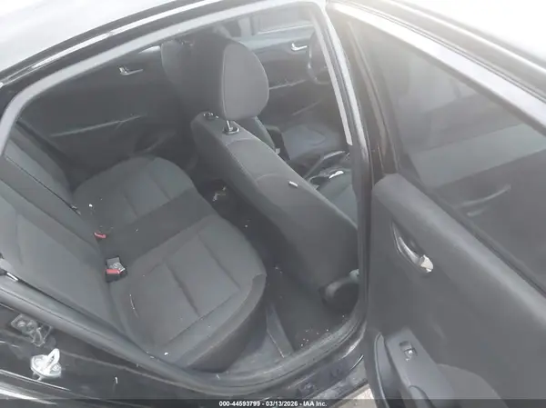 3KPC24A33JE032666 2018 HYUNDAI ACCENT - Image 8