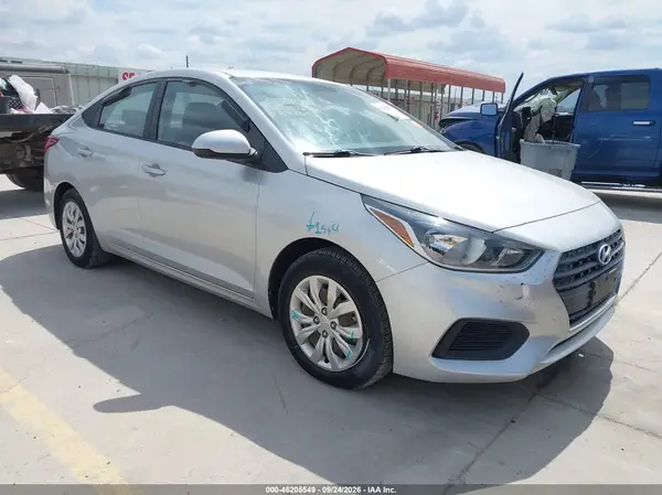 3KPC24A33JE033106 2018 HYUNDAI ACCENT - Image 1
