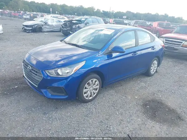 3KPC24A33JE033641 2018 HYUNDAI ACCENT - Image 2