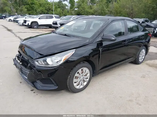 3KPC24A33JE033932 2018 HYUNDAI ACCENT - Image 2