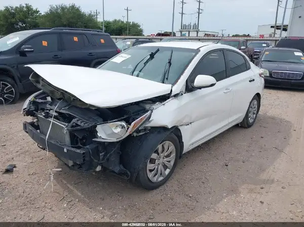 3KPC24A33KE044902 2019 HYUNDAI ACCENT - Image 2